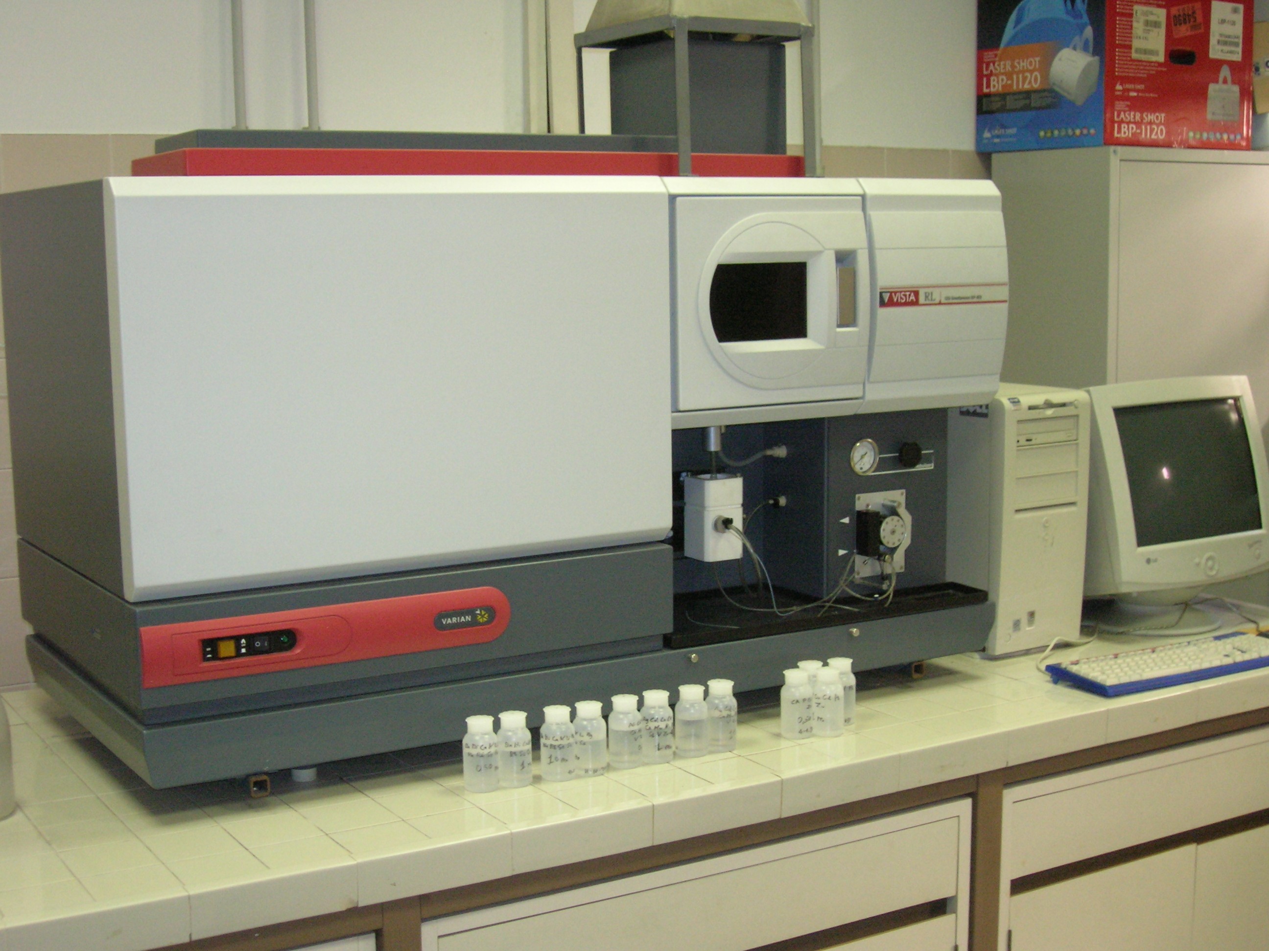 Lo spettrofotometro ICP-AES Vista MXP Rad del laboratorio