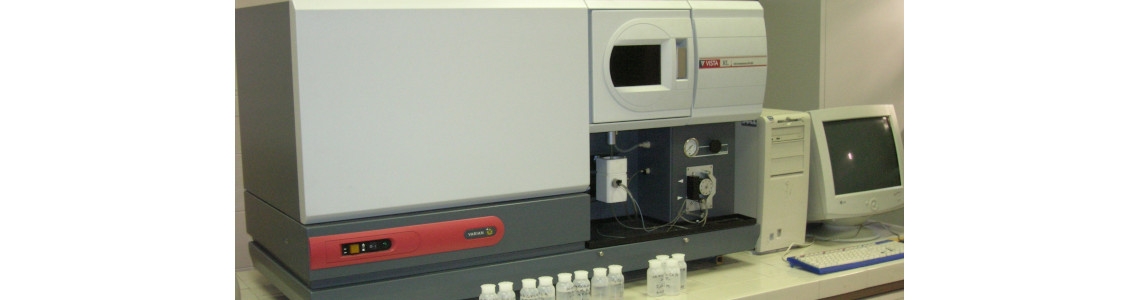 Particolare dello spettrofotometro ICP-AES Vista MXP Rad del laboratorio